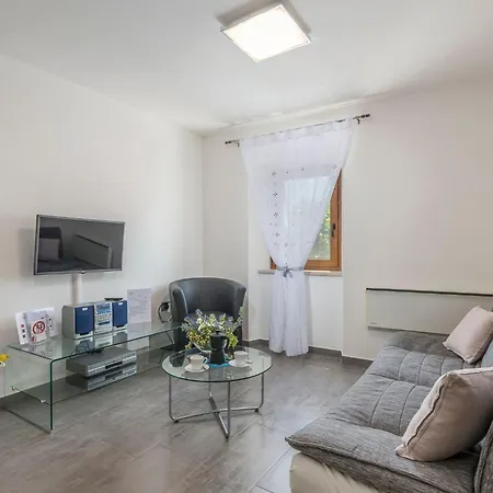 Ire 4 Persone By Interhome