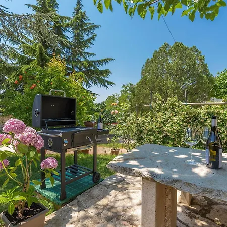 Ire 4 Persone By Interhome Karšete