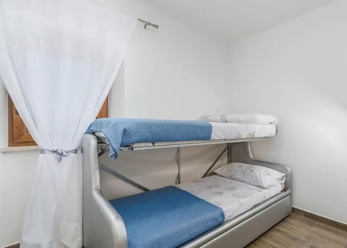 Ire 4 Persone By Interhome Apartman