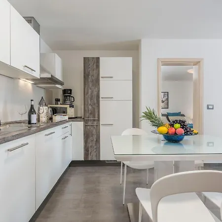 Ire 4 Persone By Interhome