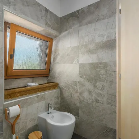Ire 4 Persone By Interhome * Karšete