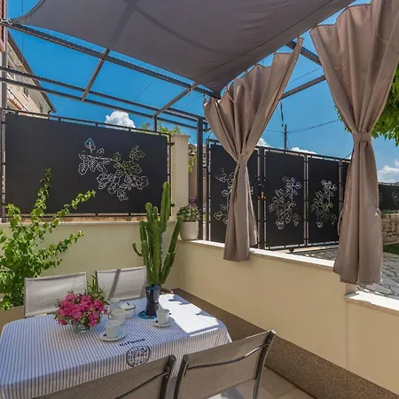 Appartement Ire 4 Persone By Interhome
